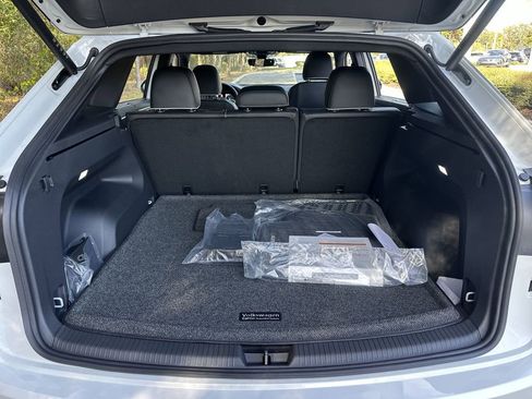 New 2026 Volkswagen Atlas Cross Sport SEL Premium R-Line image 24