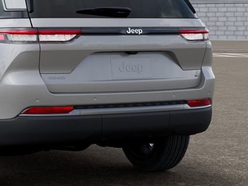 New 2026 Jeep Grand Cherokee Limited AWD/4WD image 13