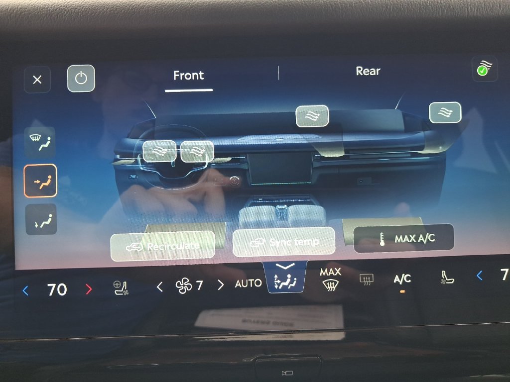 Used 2025 Lincoln Navigator Black Label AWD/4WD image 13