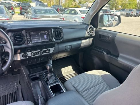 Used 2022 Toyota Tacoma SR AWD/4WD image 13