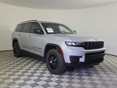 Used 2024 Jeep Grand Cherokee L Laredo