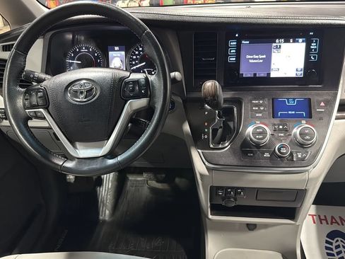 Used 2017 Toyota Sienna XLE w/ XLE Navigation Package image 19
