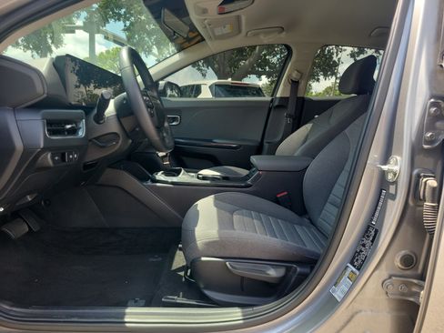 Used 2025 Kia K4 EX FWD image 11