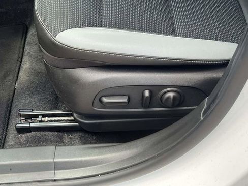 Used 2024 Buick Envista Preferred w/ Convenience I Package FWD image 20