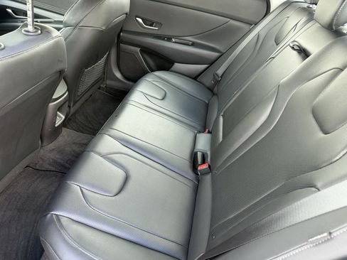 Used 2024 Hyundai Elantra Limited FWD image 15