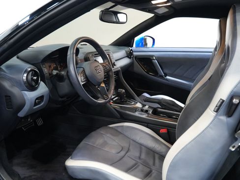 Used 2020 Nissan GT-R Premium AWD/4WD image 28