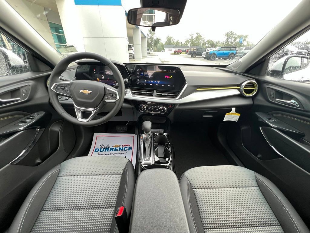 New 2026 Chevrolet Trax LT w/ Driver Confidence Package FWD image 2