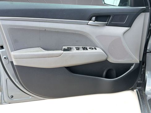 Used 2019 Hyundai Elantra SEL FWD image 13