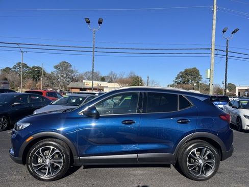 Used 2022 Buick Encore GX Essence w/ Safety Package II image 9