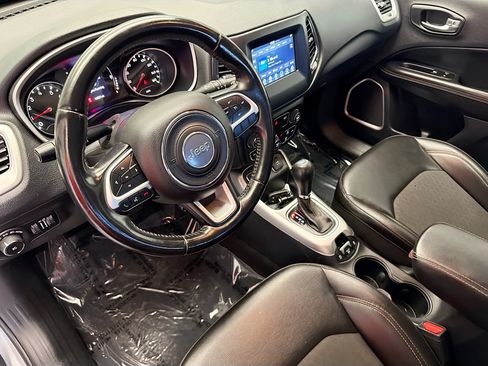 Used 2020 Jeep Compass Latitude FWD image 7