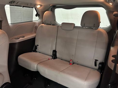Used 2019 Toyota Sienna Limited Premium AWD/4WD image 15