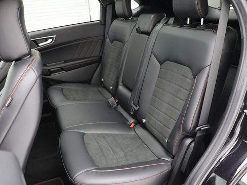 Used 2022 Ford Edge ST-Line image 12