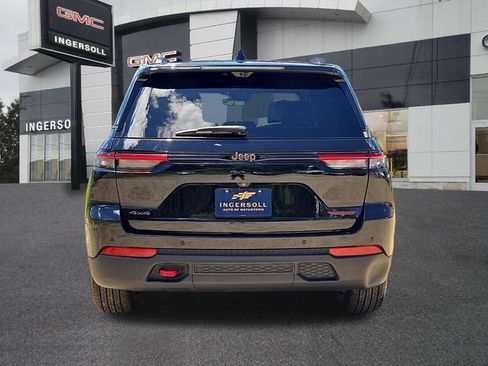 Used 2022 Jeep Grand Cherokee Trailhawk w/ ADV Protech Group II AWD/4WD image 25