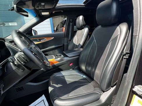Used 2020 Lincoln Nautilus Reserve AWD/4WD image 23