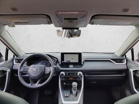 Used 2025 Toyota RAV4 XLE AWD/4WD image 18