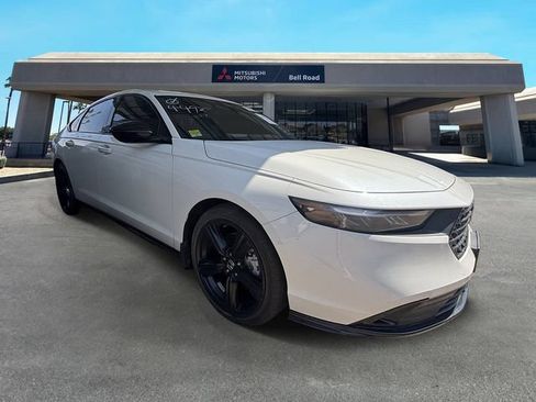 Used 2024 Honda Accord Sport image 4