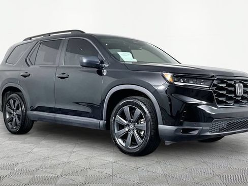 Used 2024 Honda Pilot Sport image 3