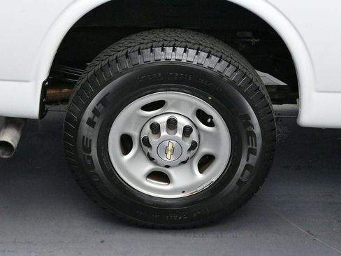 Used 2023 Chevrolet Express 2500 w/ Driver Convenience Package RWD image 32
