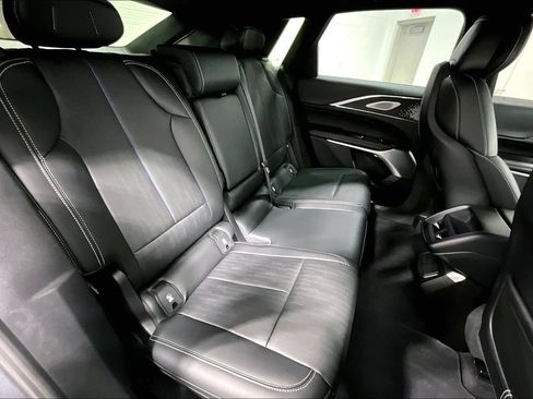 Used 2023 Cadillac Lyriq 2WD image 32