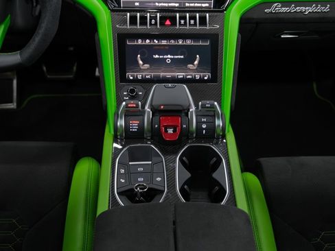 Used 2022 Lamborghini Urus AWD/4WD image 54