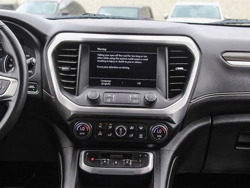 Used 2023 GMC Acadia SLT image 12