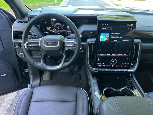 Used 2025 GMC Yukon XL Elevation RWD image 41