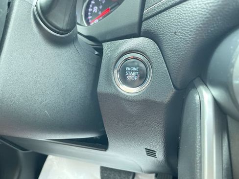 Used 2022 Toyota RAV4 XLE AWD/4WD image 16