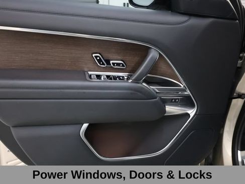 Used 2025 Land Rover Range Rover Long Wheelbase SE AWD/4WD image 56