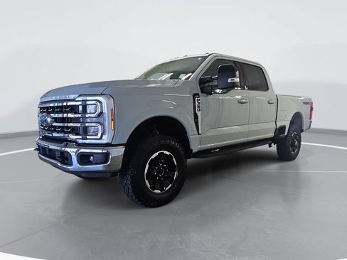 Used 2025 Ford F350 Lariat w/ Tremor Off-Road Package AWD/4WD image 9