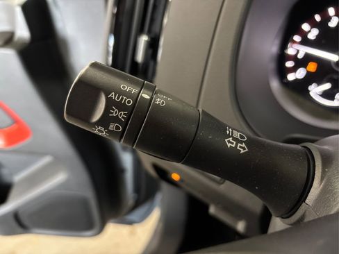 Certified 2025 Nissan Frontier PRO-4X image 24