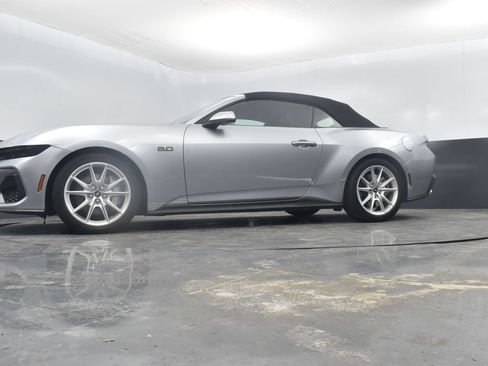 Used 2025 Ford Mustang GT Premium RWD image 45