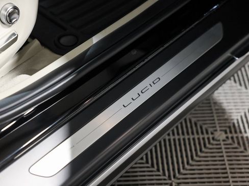 Used 2022 Lucid Air Grand Touring image 20