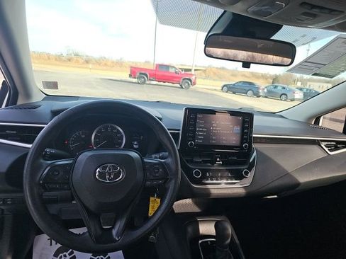Used 2021 Toyota Corolla LE image 15