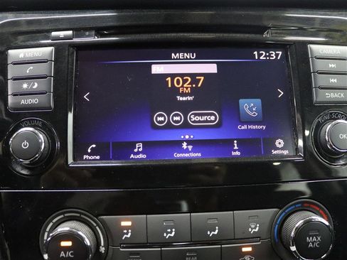 Used 2018 Nissan Rogue S AWD/4WD image 24