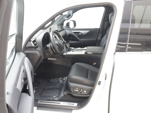 Used 2024 Lexus LX 600 F Sport AWD/4WD image 6