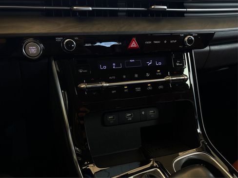 Used 2023 Kia Carnival SX image 26