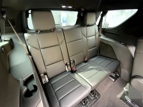 New 2026 Cadillac Escalade 4WD w/ LPO, Floor Liner Package image 30