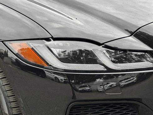 Used 2024 Jaguar XF R-Dynamic SE image 12