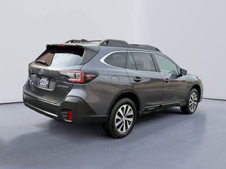 Used 2022 Subaru Outback Premium video 3