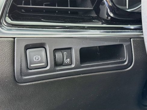 Used 2022 Cadillac XT6 Premium Luxury FWD image 10