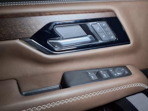 New 2026 GMC Yukon Denali Ultimate AWD/4WD image 16
