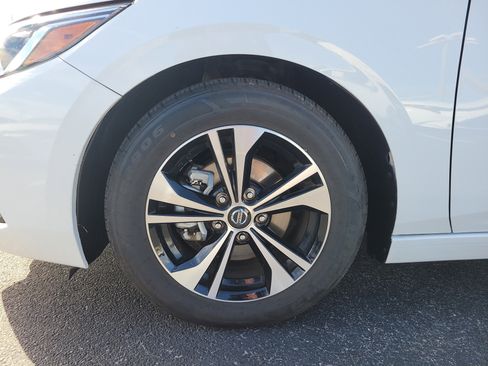 Used 2023 Nissan Sentra SV image 9