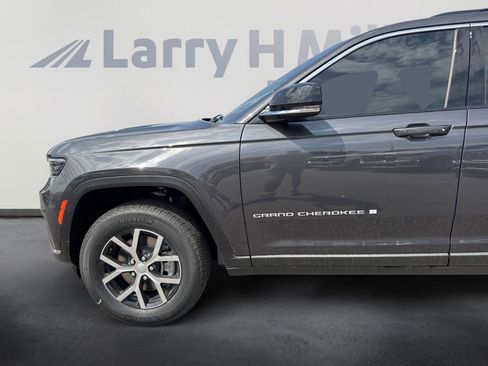 New 2025 Jeep Grand Cherokee L Limited w/ Trailer Tow Package image 10