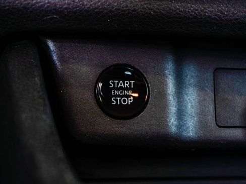 Used 2025 Nissan Rogue SV AWD/4WD image 23