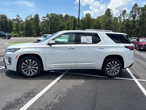 Used 2023 Chevrolet Traverse Premier FWD image 26