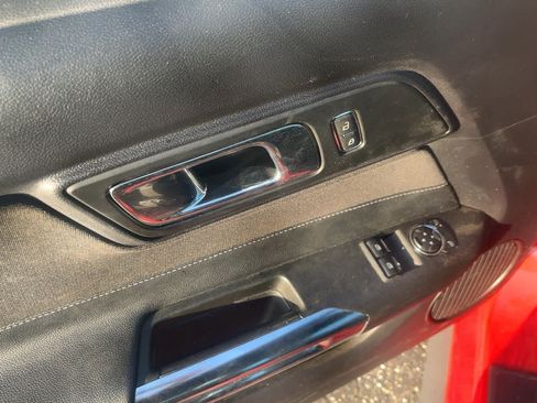 Used 2019 Ford Mustang GT RWD image 2