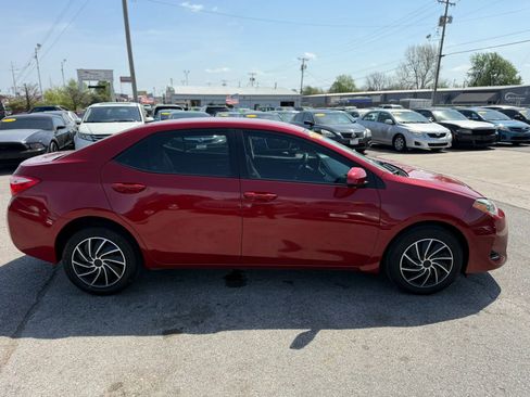 Used 2017 Toyota Corolla LE image 2