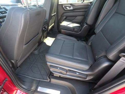Used 2023 Chevrolet Tahoe Z71 w/ Luxury Package AWD/4WD image 18