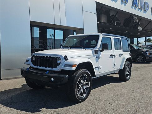 Used 2024 Jeep Wrangler Sport S image 2