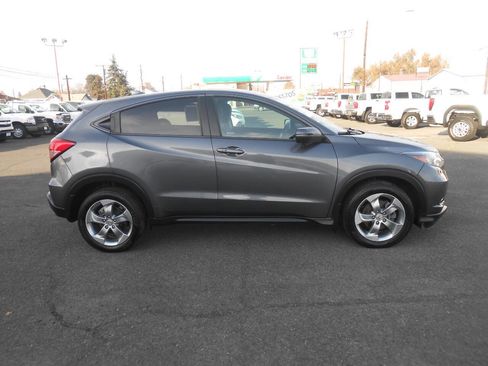 Used 2017 Honda HR-V EX image 2